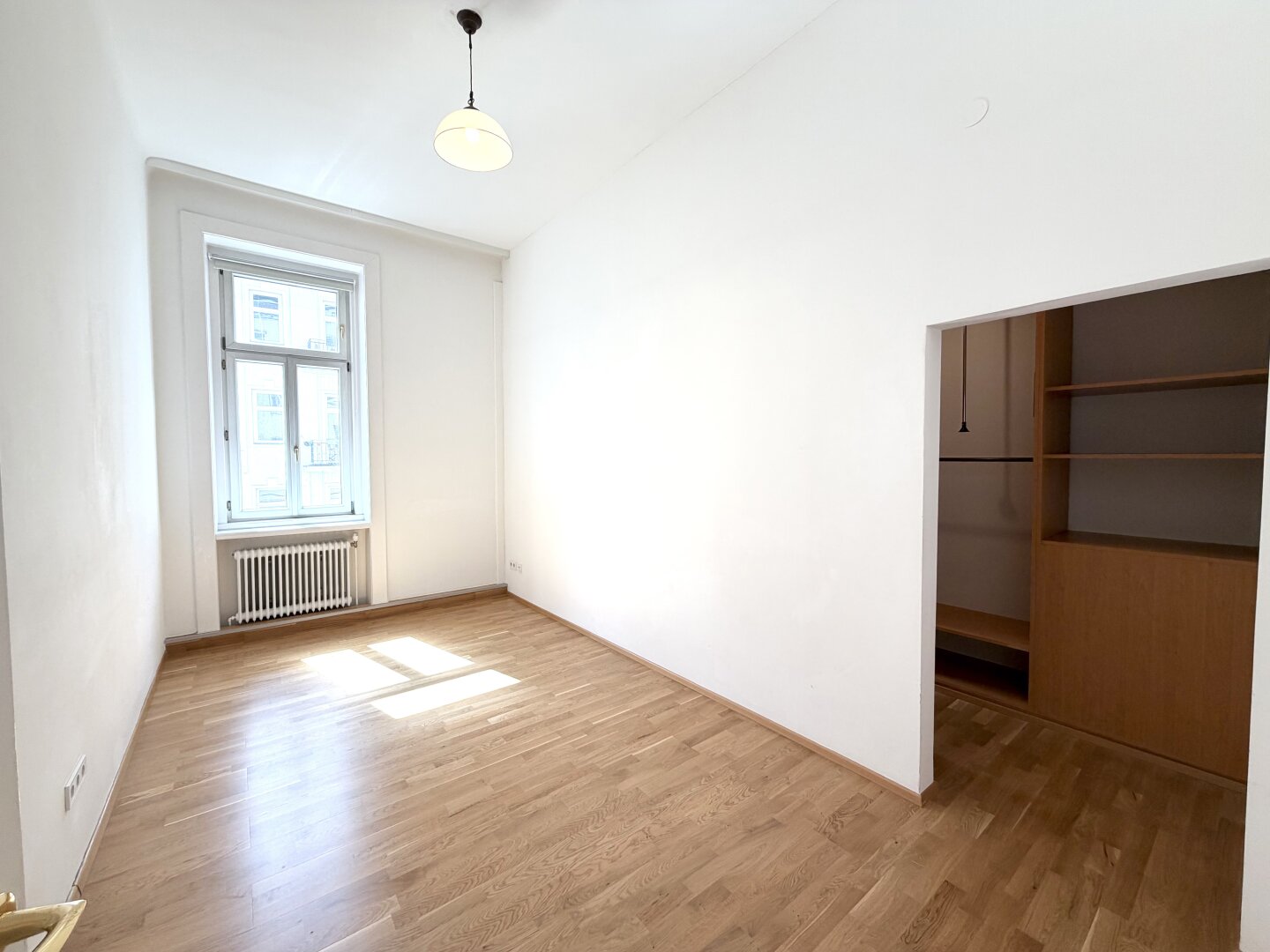 Hochwertig saniertes Altbaujuwel – großzügige 2,5 Zimmer | ca. 79 m² | Lift & Klima | U6 Alserstraße | 43/44