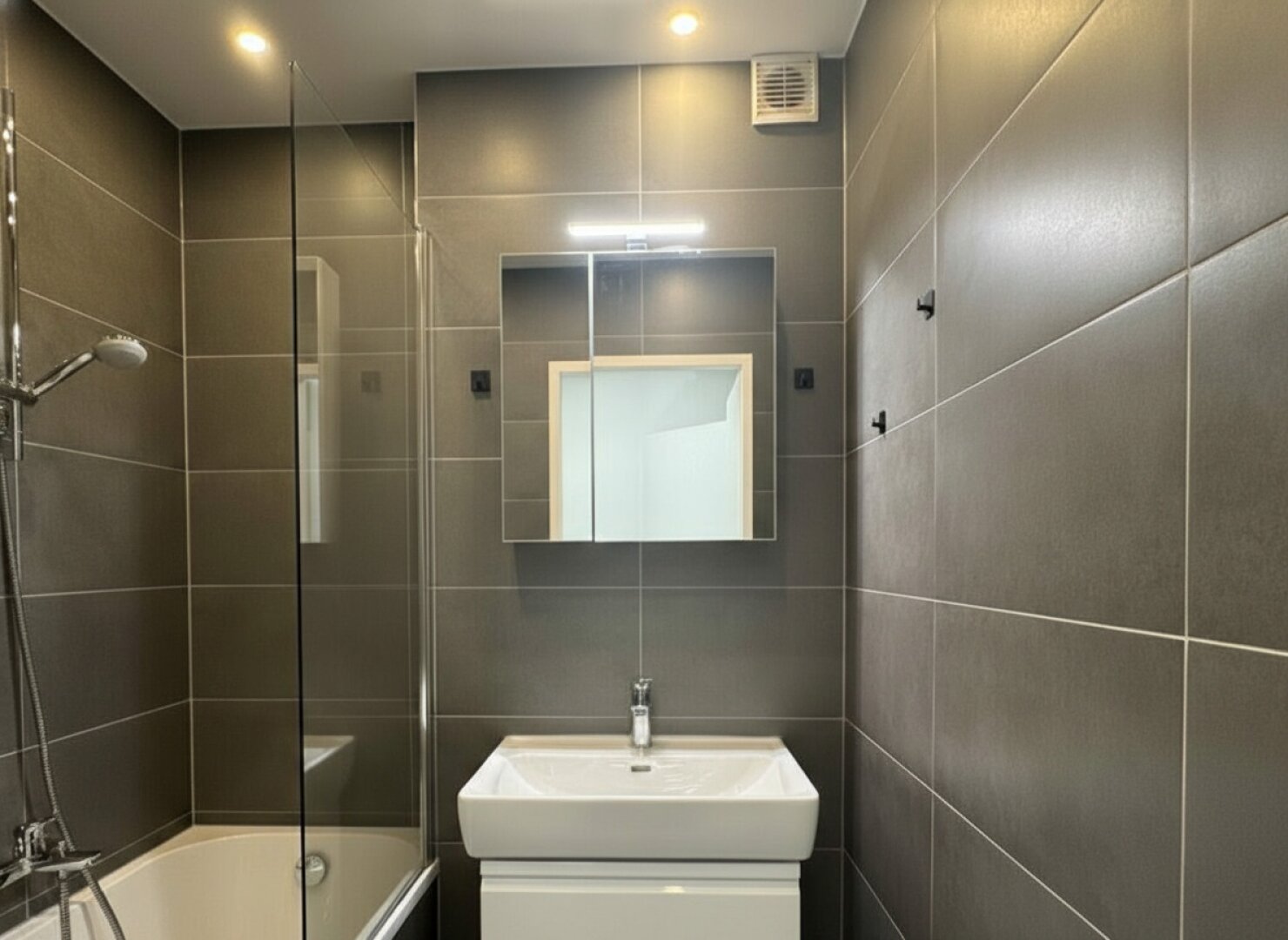 Einzigartige 2-Zimmer-Maisonette mit Terrasse und Blick auf den Lainzer Tiergarten