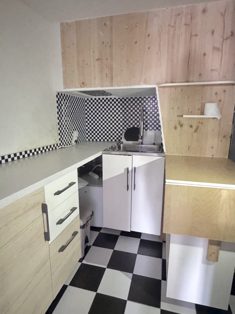 28 m² möblierte Altbauwohnung – Nähe Westbahnhof