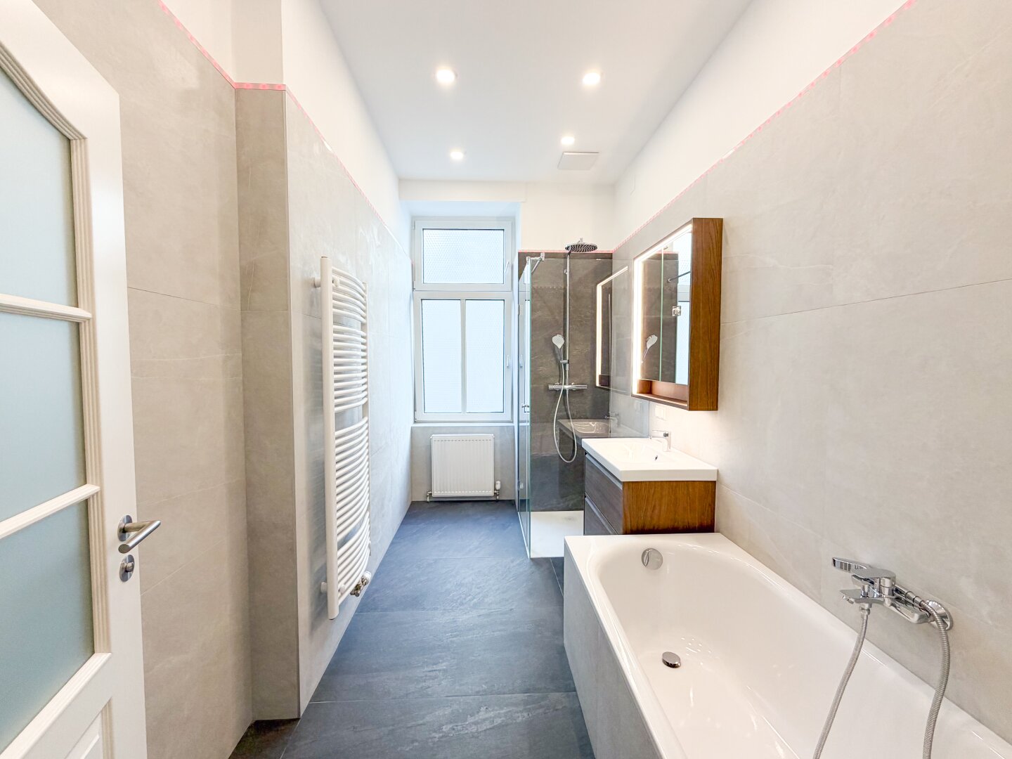 GENERALSANIERTES ALTBAUJUWEL – ERSTBEZUG 2026 | 4 Zimmer | 92 m² | Ruhelage | Nähe TU & WKO