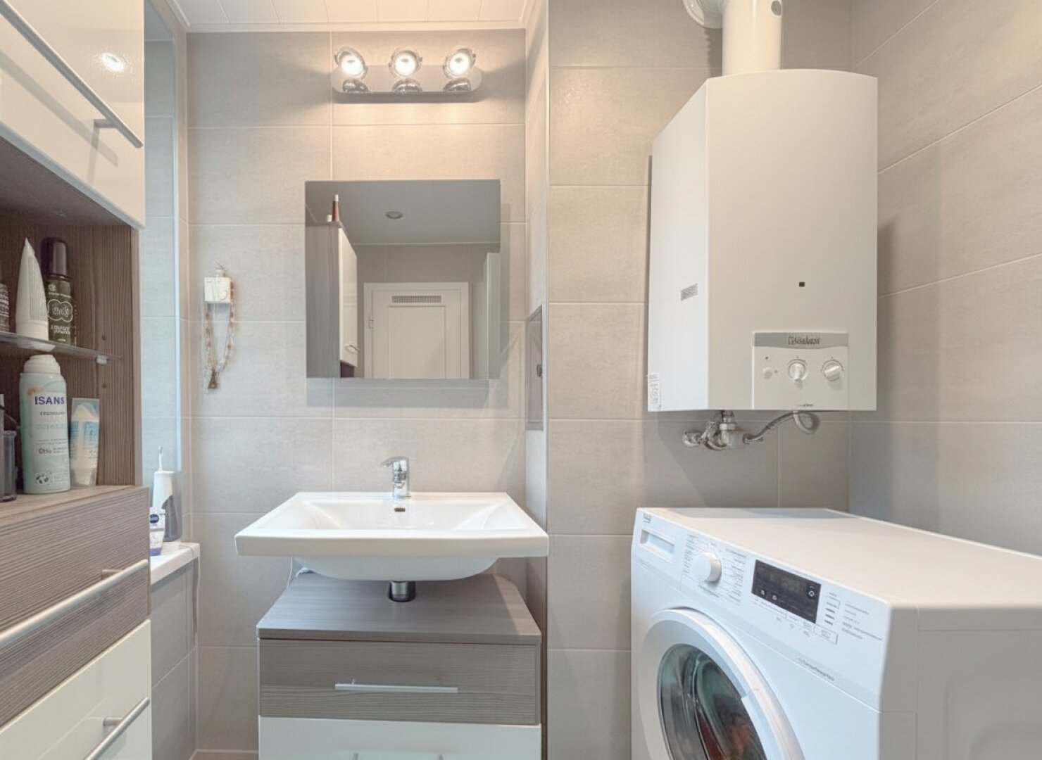 Dachgeschosswohnung im 18. | 2 Zimmer | ruhig, gepflegt | nahe Pötzleinsdorf