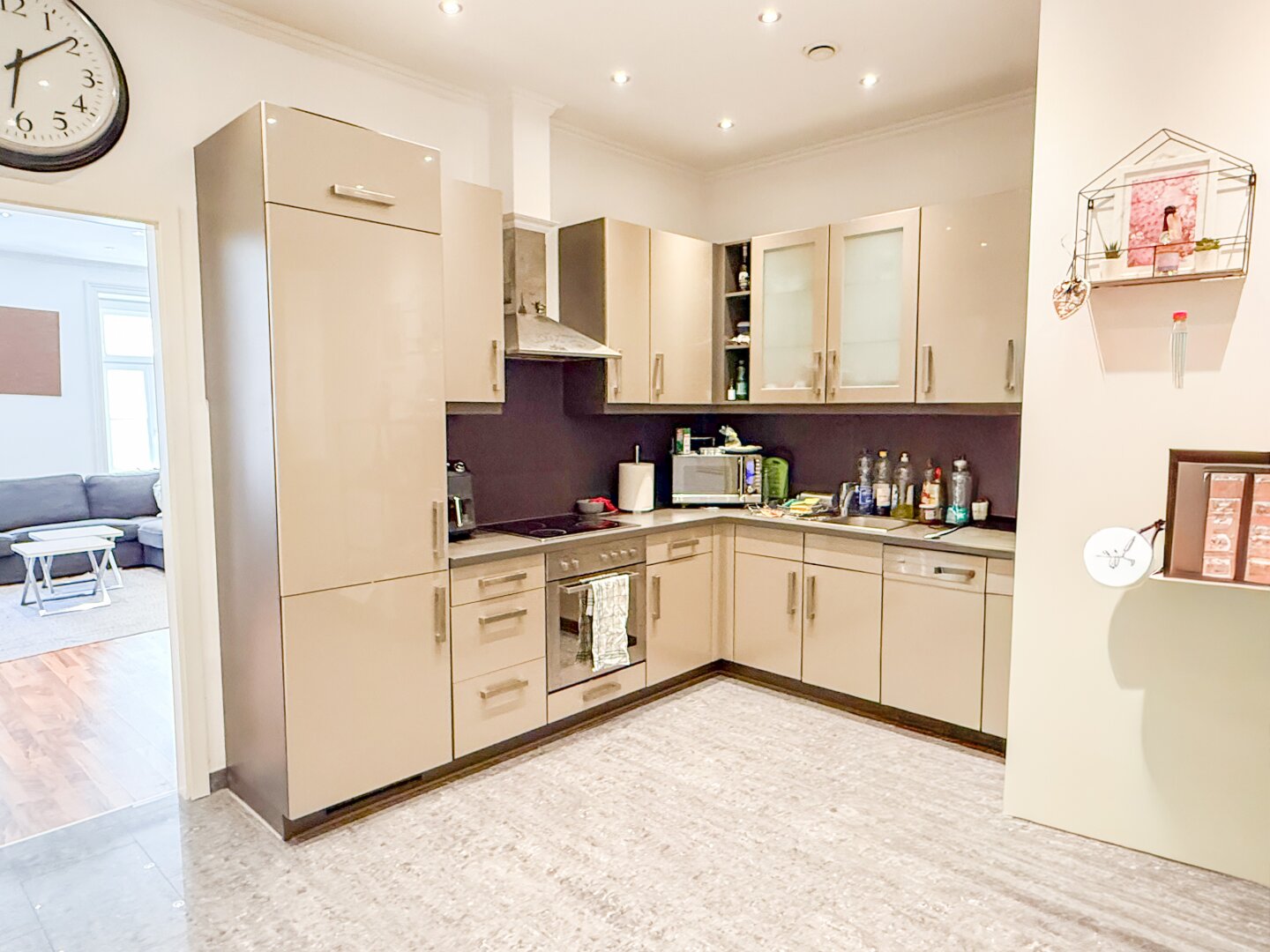 Großzügige Altabuwohung mit moderner Austattung I Nähe U6; Bildungscampus Flora Fries