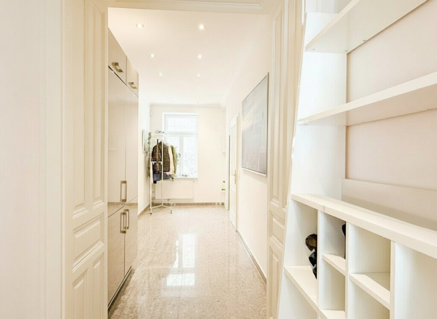 Großzügige Altabuwohung mit moderner Austattung I Nähe U6; Bildungscampus Flora Fries