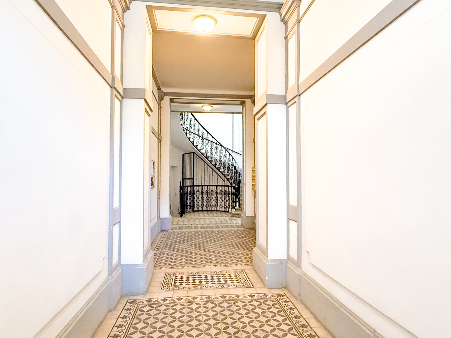 Großzügige Altabuwohung mit moderner Austattung I Nähe U6; Bildungscampus Flora Fries