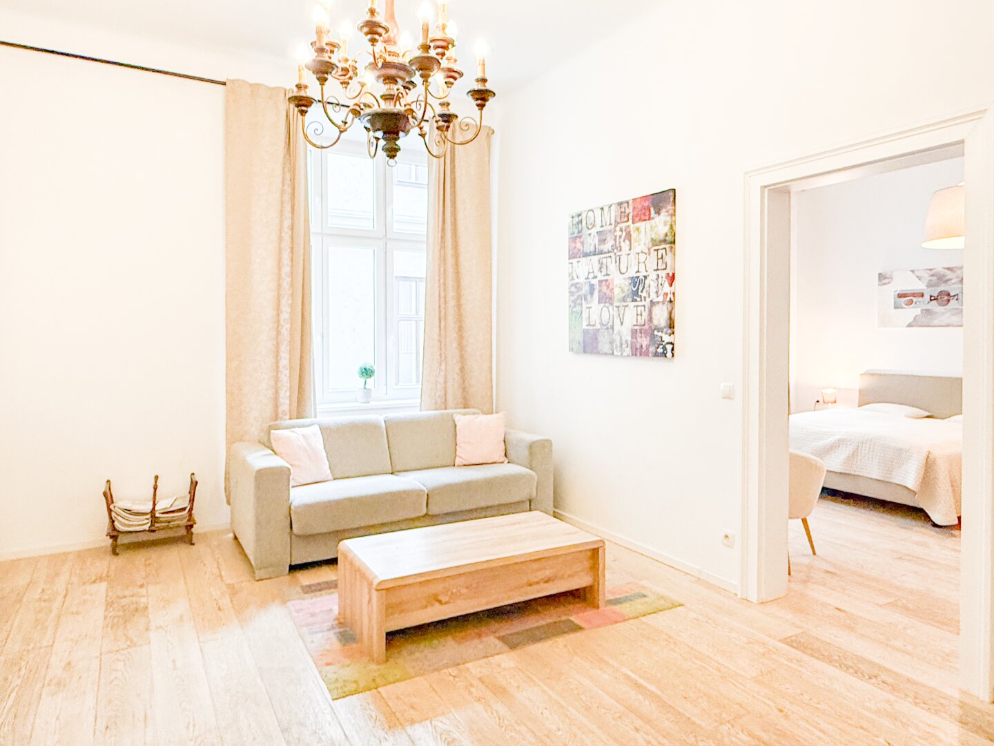 Ruhige Innenhof-Wohnung nähe MuseumsQuartier – Stilvoll sanierte 2-Zimmer-Wohnung I Fußbodenheizung I Altbau