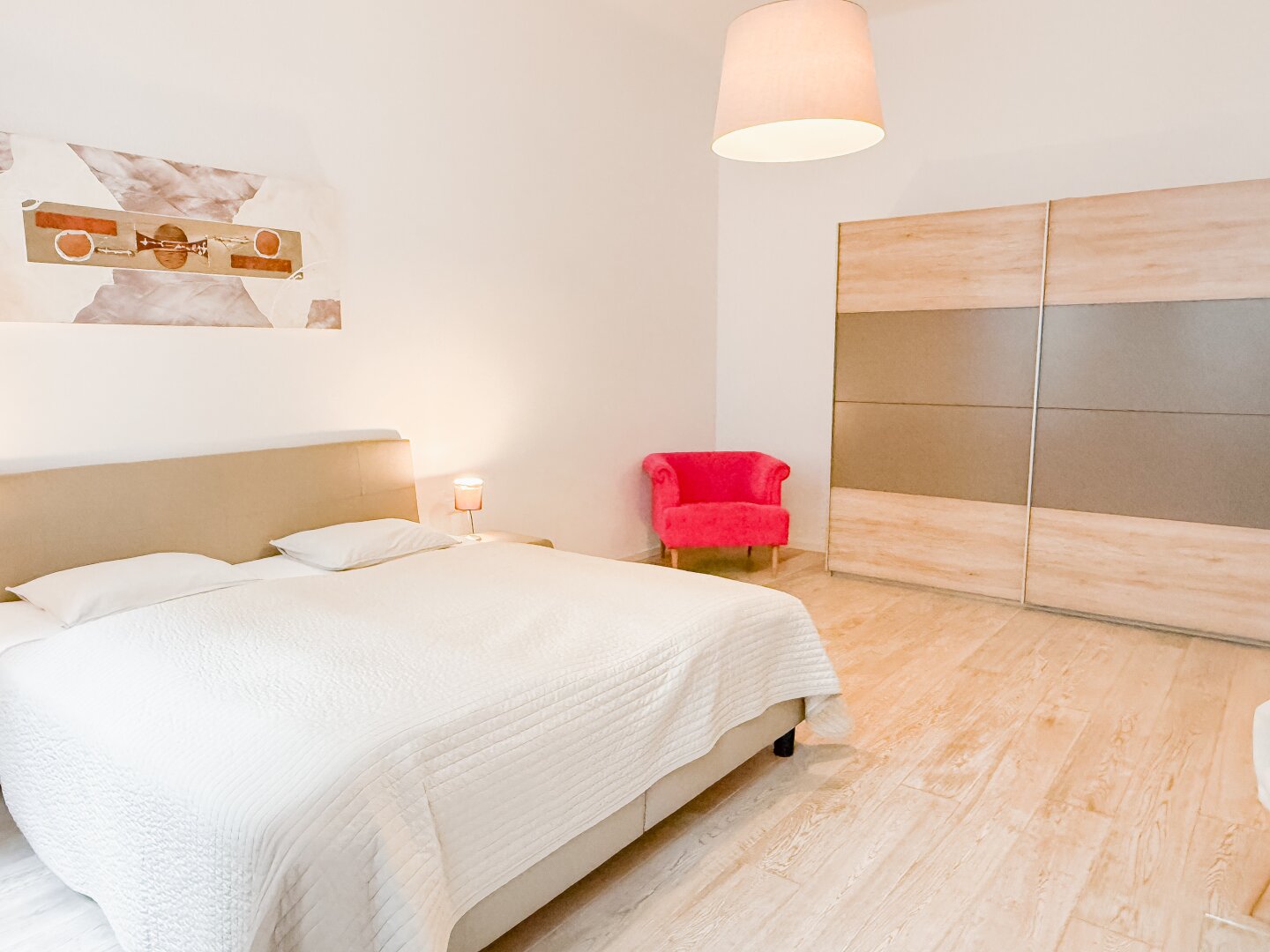 Ruhige Innenhof-Wohnung nähe MuseumsQuartier – Stilvoll sanierte 2-Zimmer-Wohnung I Fußbodenheizung I Altbau