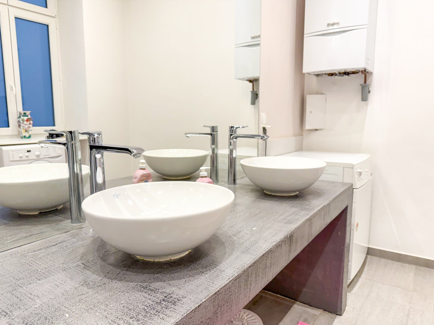 Ruhige Innenhof-Wohnung nähe MuseumsQuartier – Stilvoll sanierte 2-Zimmer-Wohnung I Fußbodenheizung I Altbau