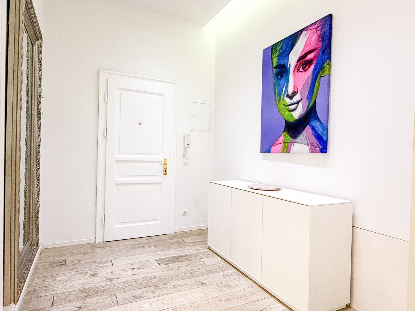 Ruhige Innenhof-Wohnung nähe MuseumsQuartier – Stilvoll sanierte 2-Zimmer-Wohnung I Fußbodenheizung I Altbau