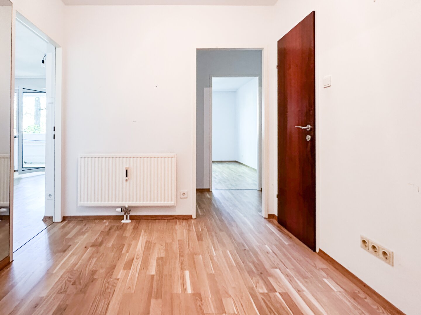 Exklusives Wohnen in Neuwaldegg – 4 Zimmer | Große Loggia | Renoviert | Absolute Ruhelage & Blick ins Grüne