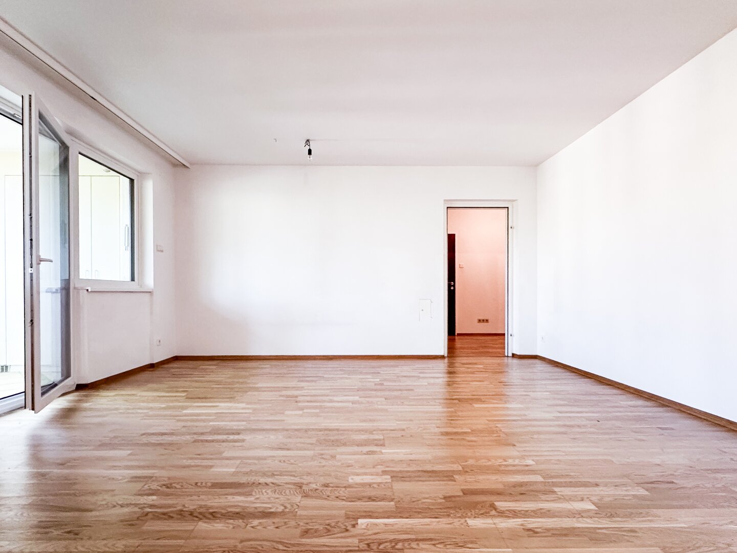 Exklusives Wohnen in Neuwaldegg – 4 Zimmer | Große Loggia | Renoviert | Absolute Ruhelage & Blick ins Grüne