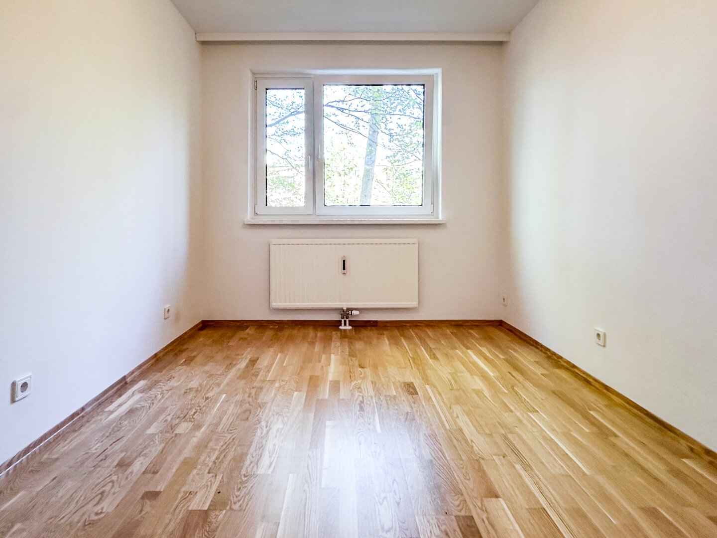 Exklusives Wohnen in Neuwaldegg – 4 Zimmer | Große Loggia | Renoviert | Absolute Ruhelage & Blick ins Grüne