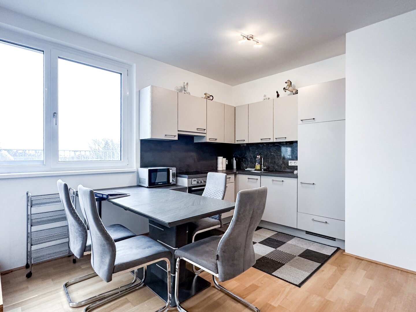 Traumhafte 3-Zimmerwohnung mit großer Dachterrasse: TOP-Zustand | Klimaanlage | Garagenplatz | Ruhelage