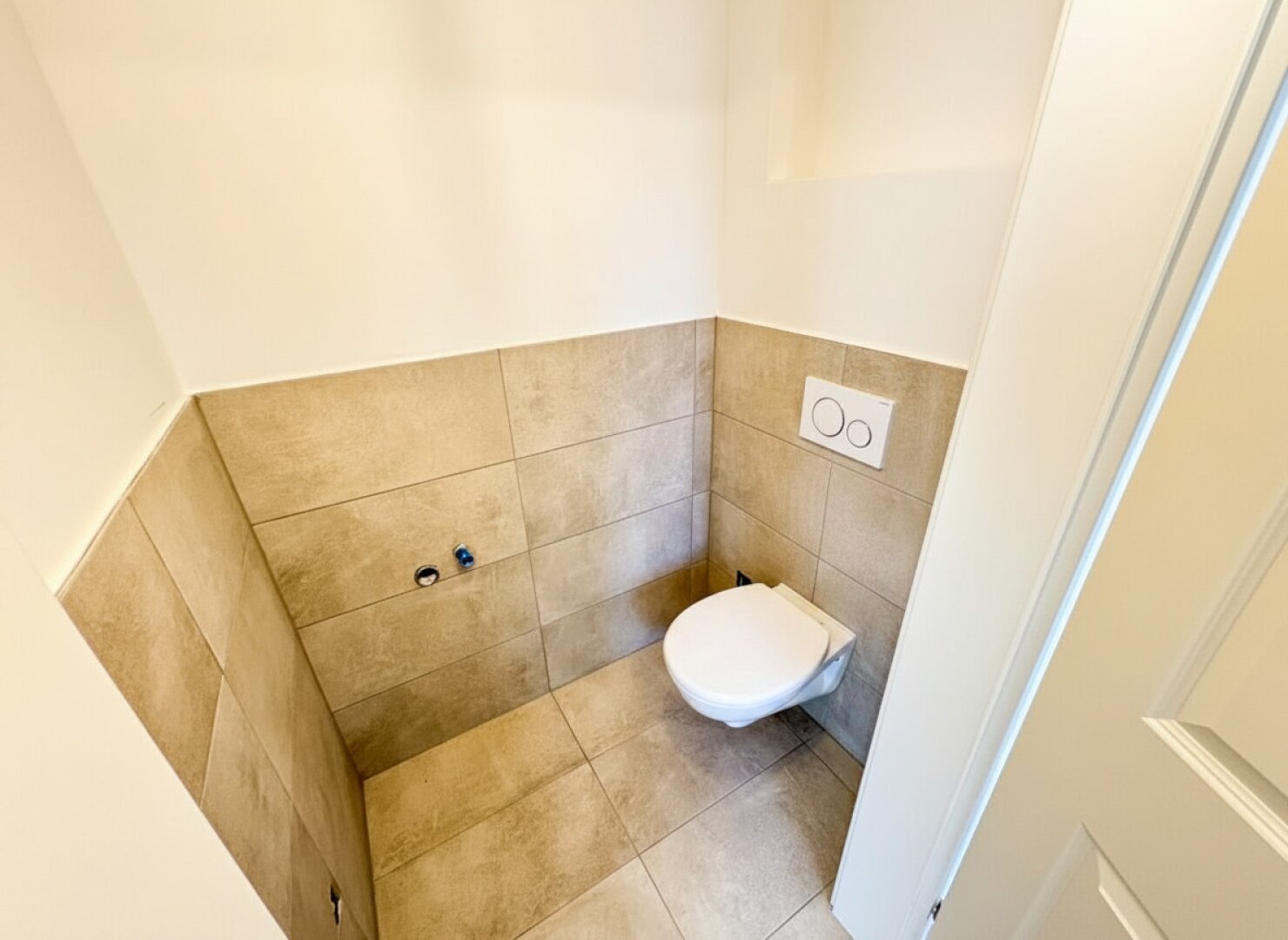 Helle 3-Zimmer-Wohnung im 4. Liftstock mit großer Wohnküche & französischem Balkon Nähe U1 Reumannplatz | Quellenplatz
