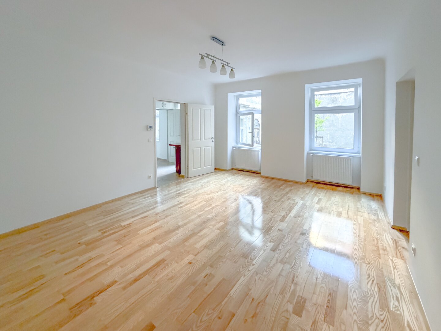 Urban Living in Top-Lage | Ruhige 2-Zimmer-Hofwohnung nahe Burggasse-Stadthalle | U6 | 5er, 6er,18er, 48a, 49er