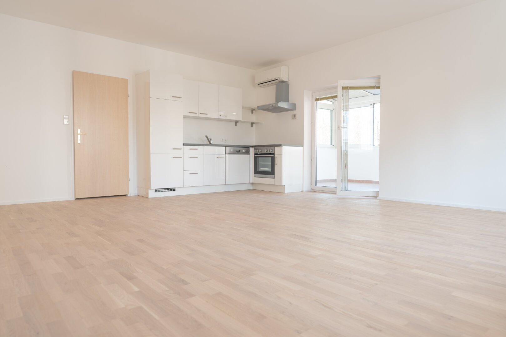 Charmante 2-Zimmer-Wohnung mit Wintergarten und Gartenzugang in stadtnaher Lage