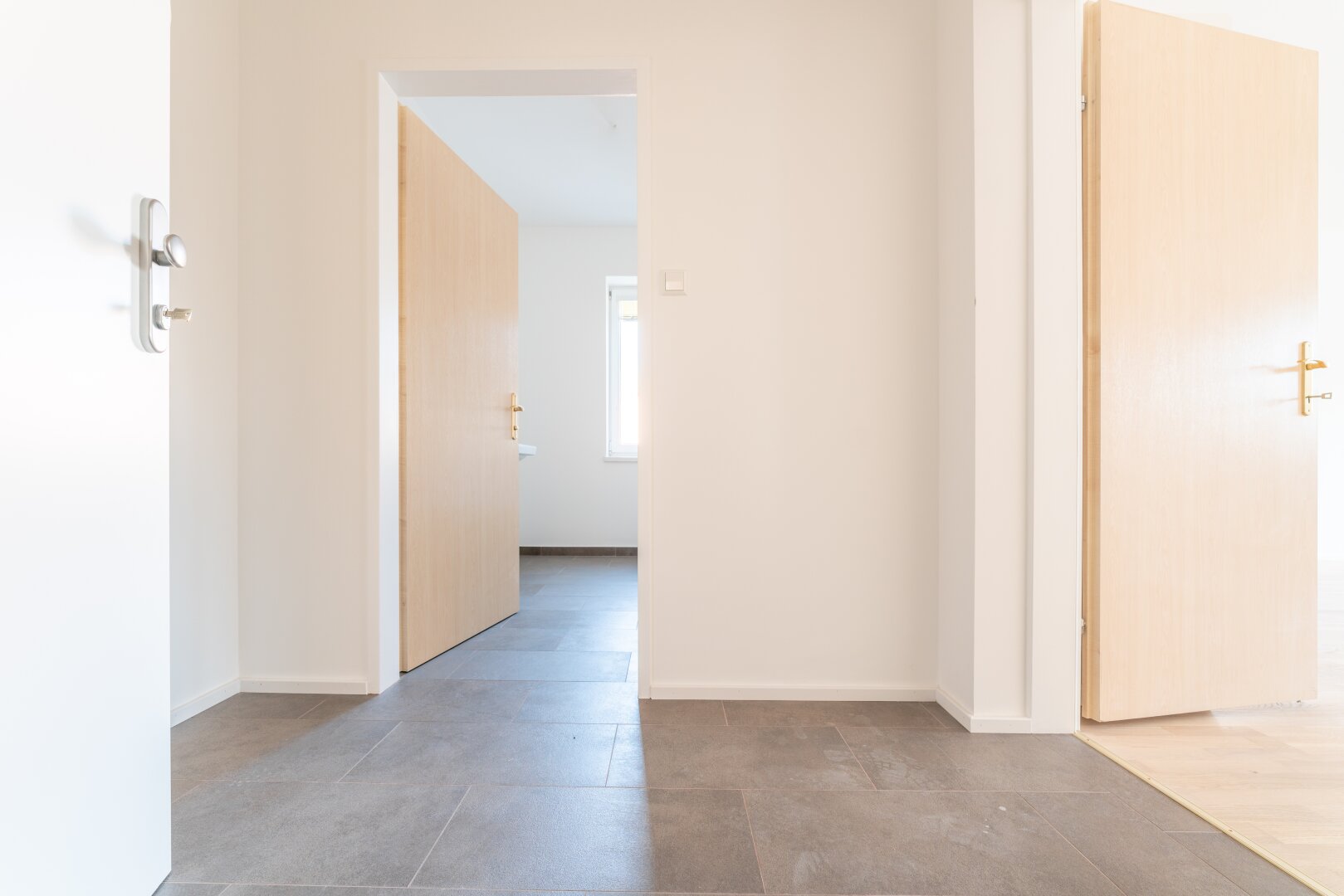 Charmante 2-Zimmer-Wohnung mit Wintergarten und Gartenzugang in stadtnaher Lage
