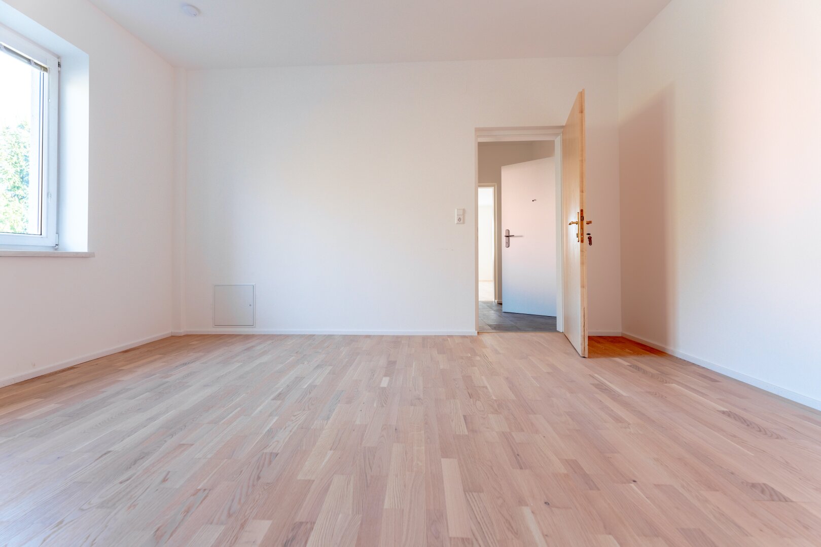 Charmante 2-Zimmer-Wohnung mit Wintergarten und Gartenzugang in stadtnaher Lage