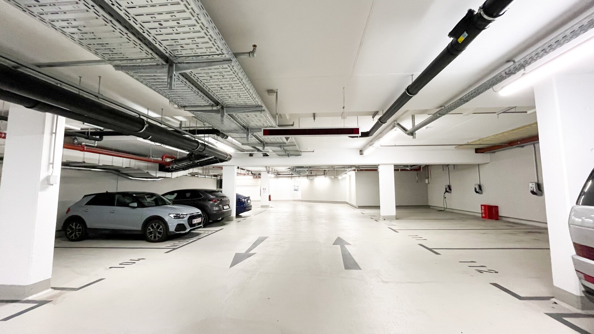 Exklusive Luxuswohnung im Marina Tower mit ca. 96 m² WNF I Südwest-Ausrichtung I Loggia & spektakulärem Blick über Wien I U2 Station