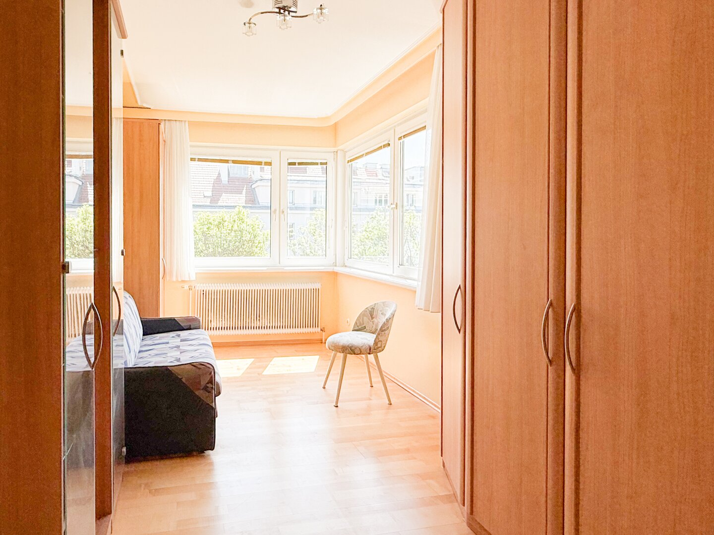 Charmante Maisonette-Wohnung auf drei Ebenen und 180 Grad Blick I Nähe ÖGK Hanusch Krankenhaus