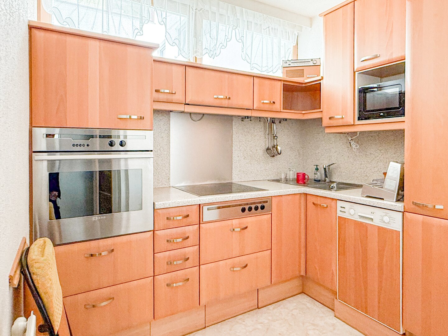 Charmante Maisonette-Wohnung auf drei Ebenen und 180 Grad Blick I Nähe ÖGK Hanusch Krankenhaus