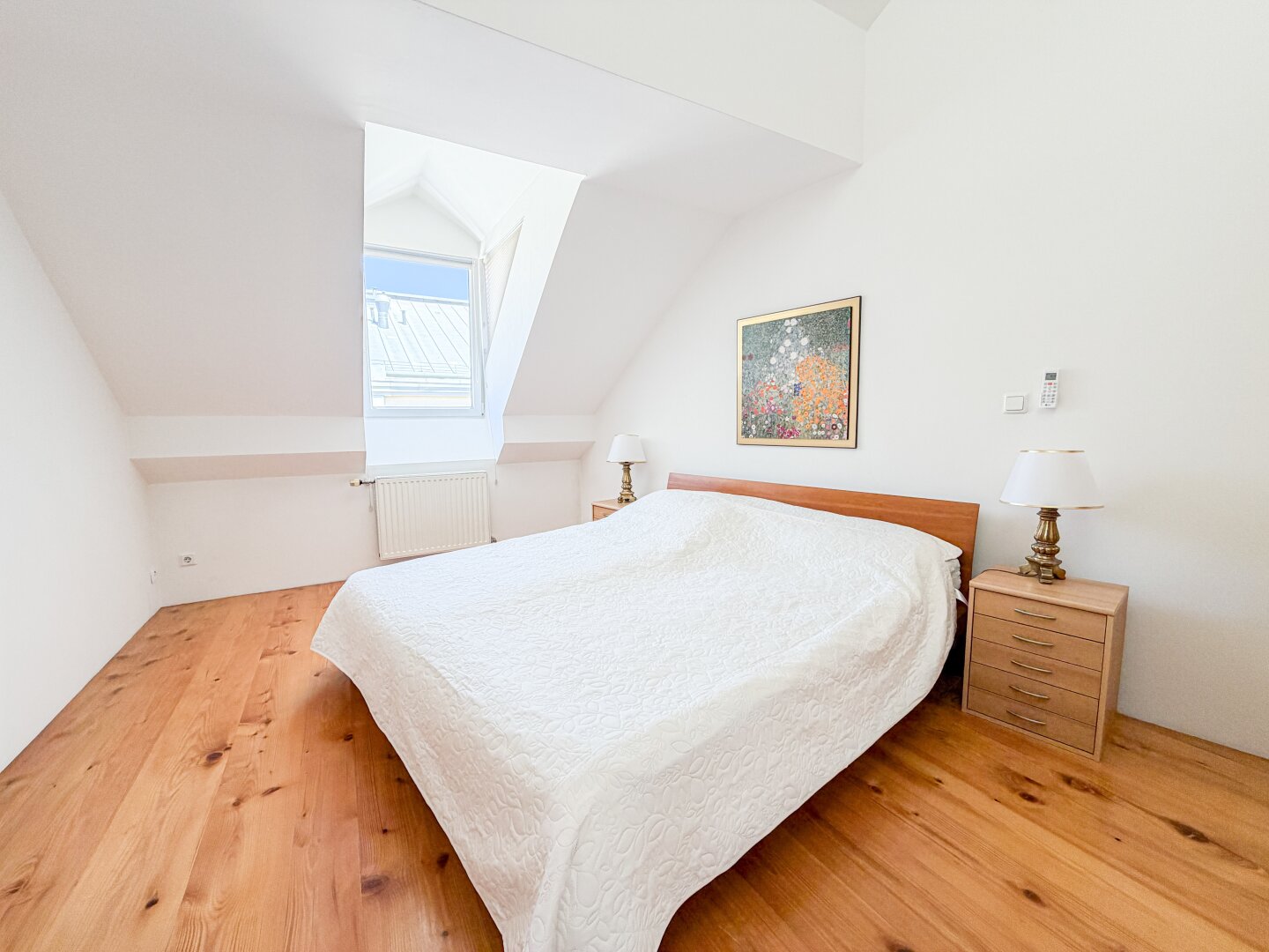 +++ Traumhafte 3-Zimmer-Dachgeschosswohnung I 2 DACHTERRASSEN mit ca. 28 m2 I Top-Lage Josefstadt +++