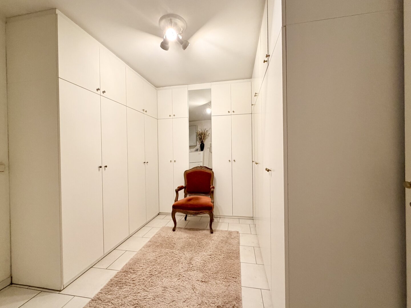 Garderobe - UG