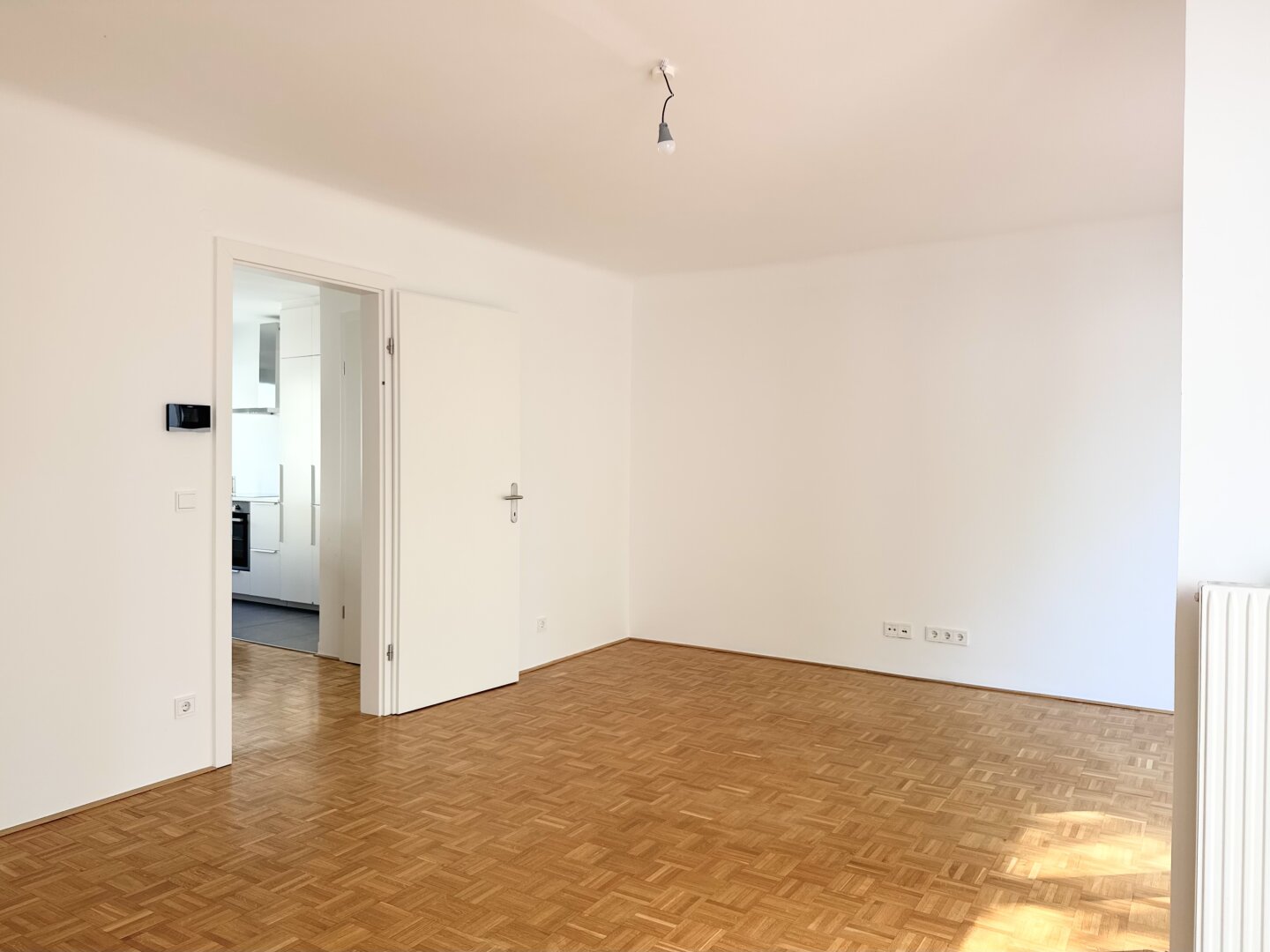 GARAGENPLATZ I 4 ZIMMER I SÜDSEITIGE TERRASSE I absolute Ruhelage I moderne Ausstattung