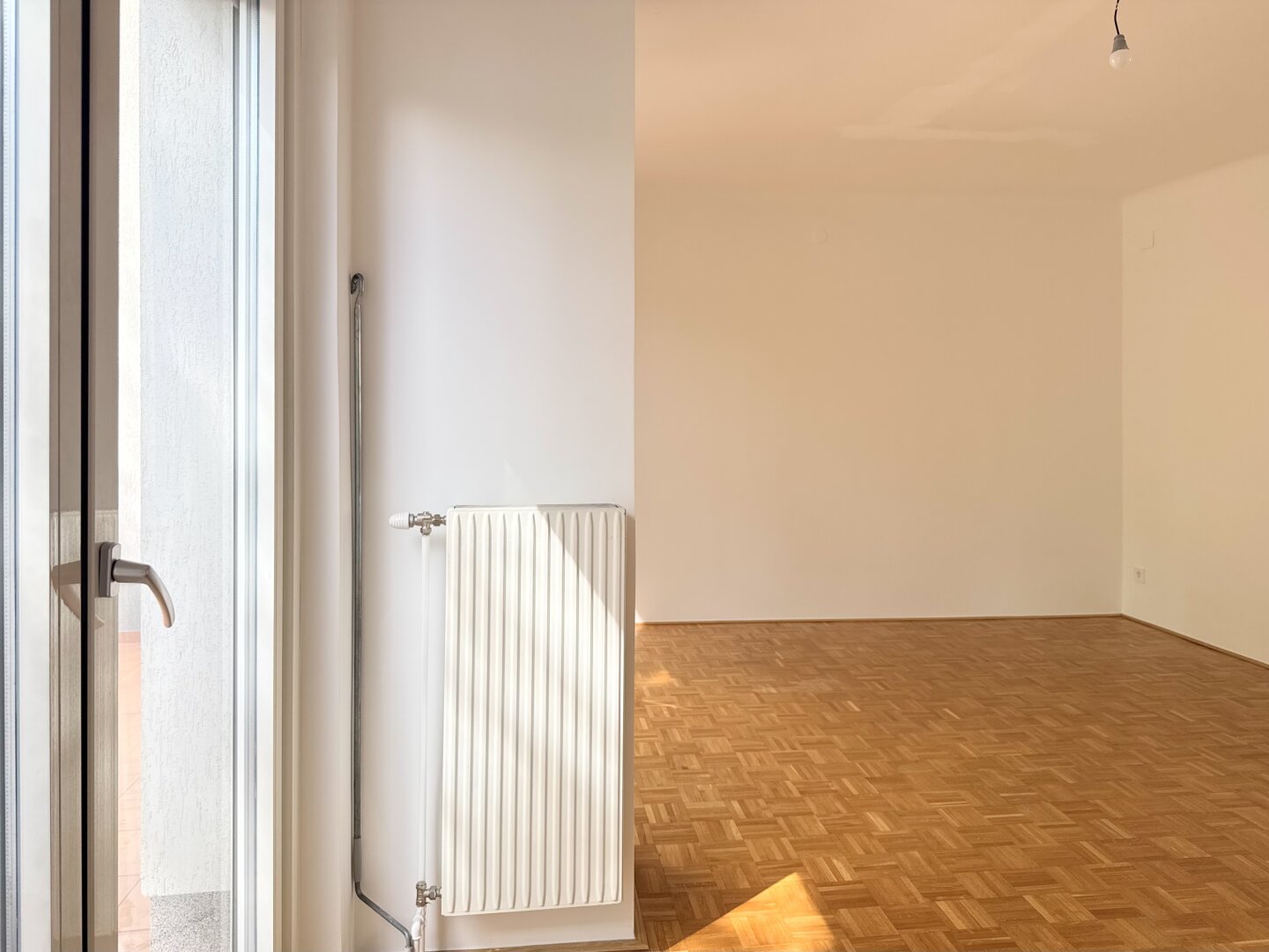 GARAGENPLATZ I 4 ZIMMER I SÜDSEITIGE TERRASSE I absolute Ruhelage I moderne Ausstattung