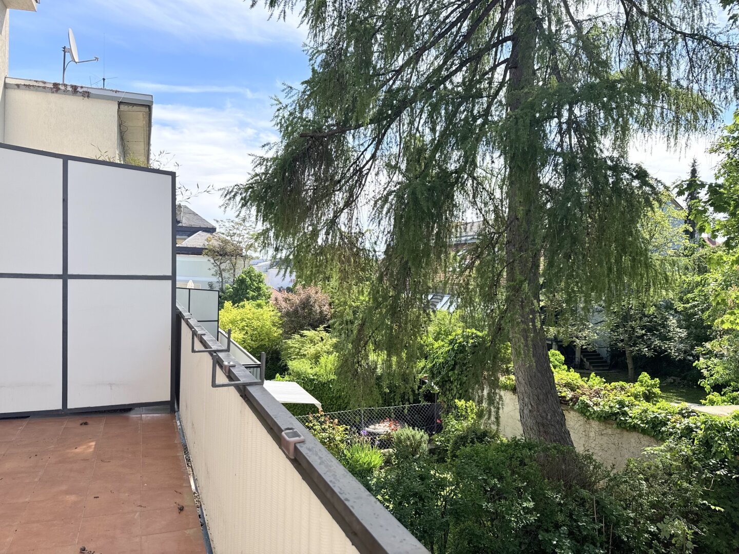 GARAGENPLATZ I 4 ZIMMER I SÜDSEITIGE TERRASSE I absolute Ruhelage I moderne Ausstattung