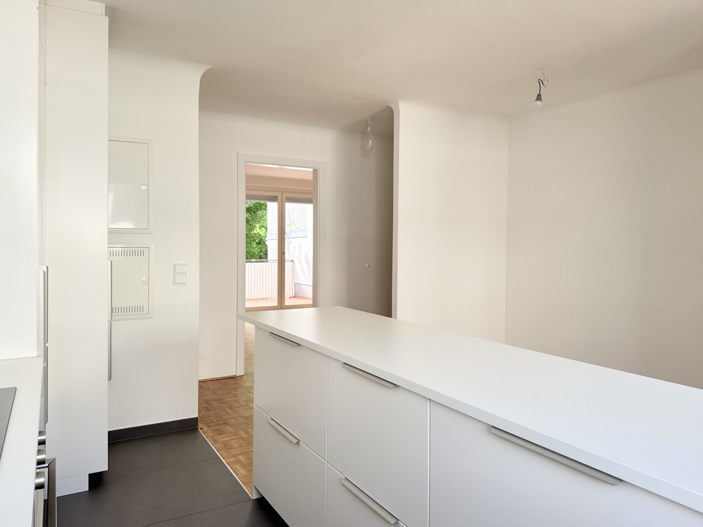 GARAGENPLATZ I 4 ZIMMER I SÜDSEITIGE TERRASSE I absolute Ruhelage I moderne Ausstattung