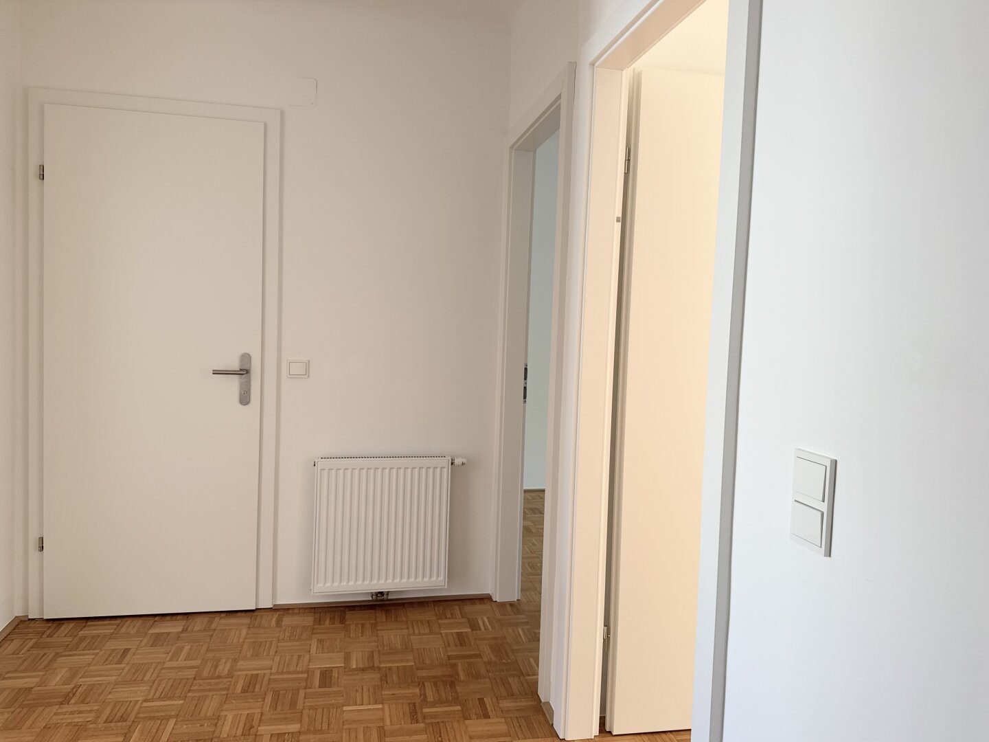 GARAGENPLATZ I 4 ZIMMER I SÜDSEITIGE TERRASSE I absolute Ruhelage I moderne Ausstattung