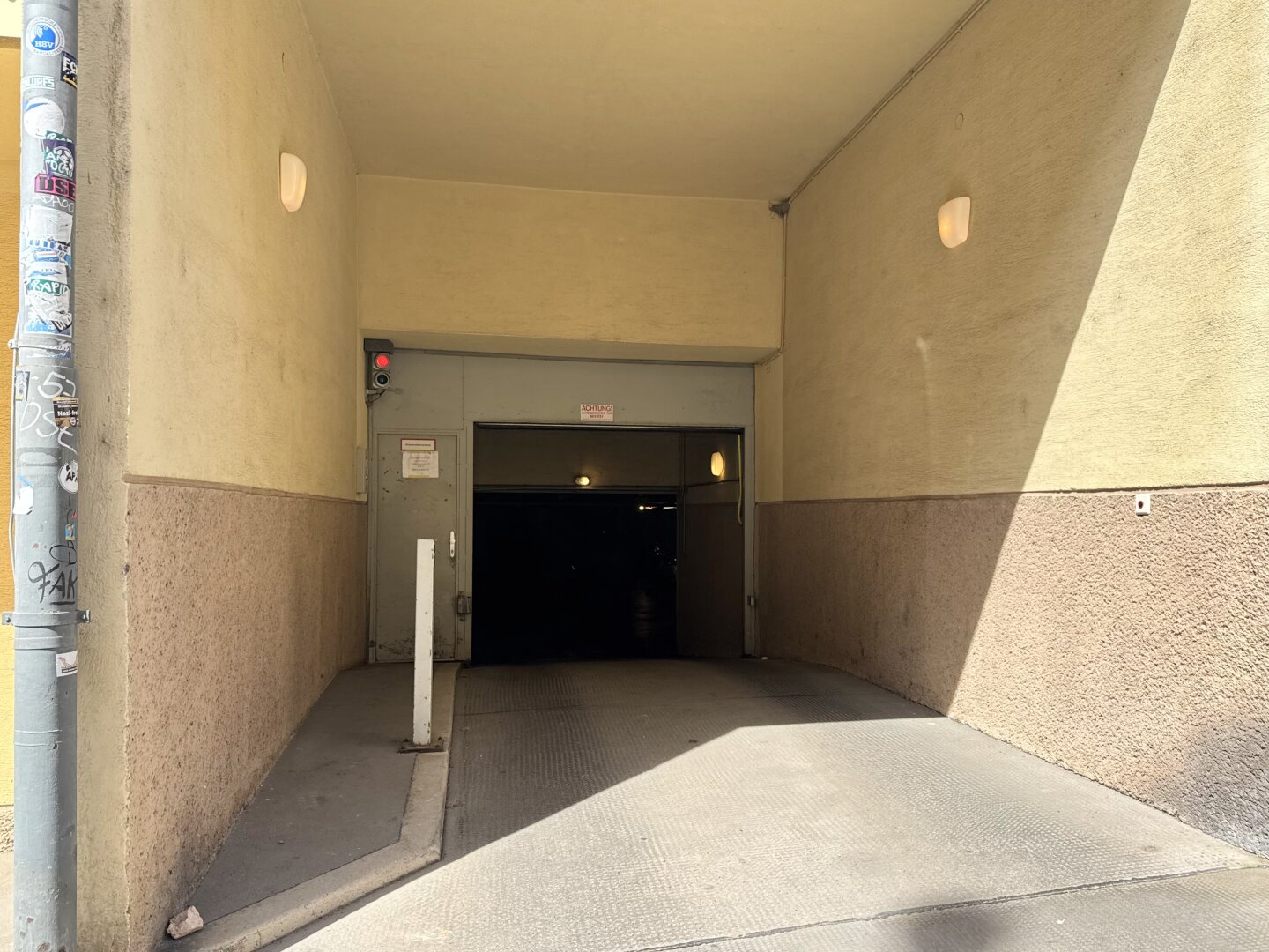 GARAGENPLATZ I 4 ZIMMER I SÜDSEITIGE TERRASSE I absolute Ruhelage I moderne Ausstattung