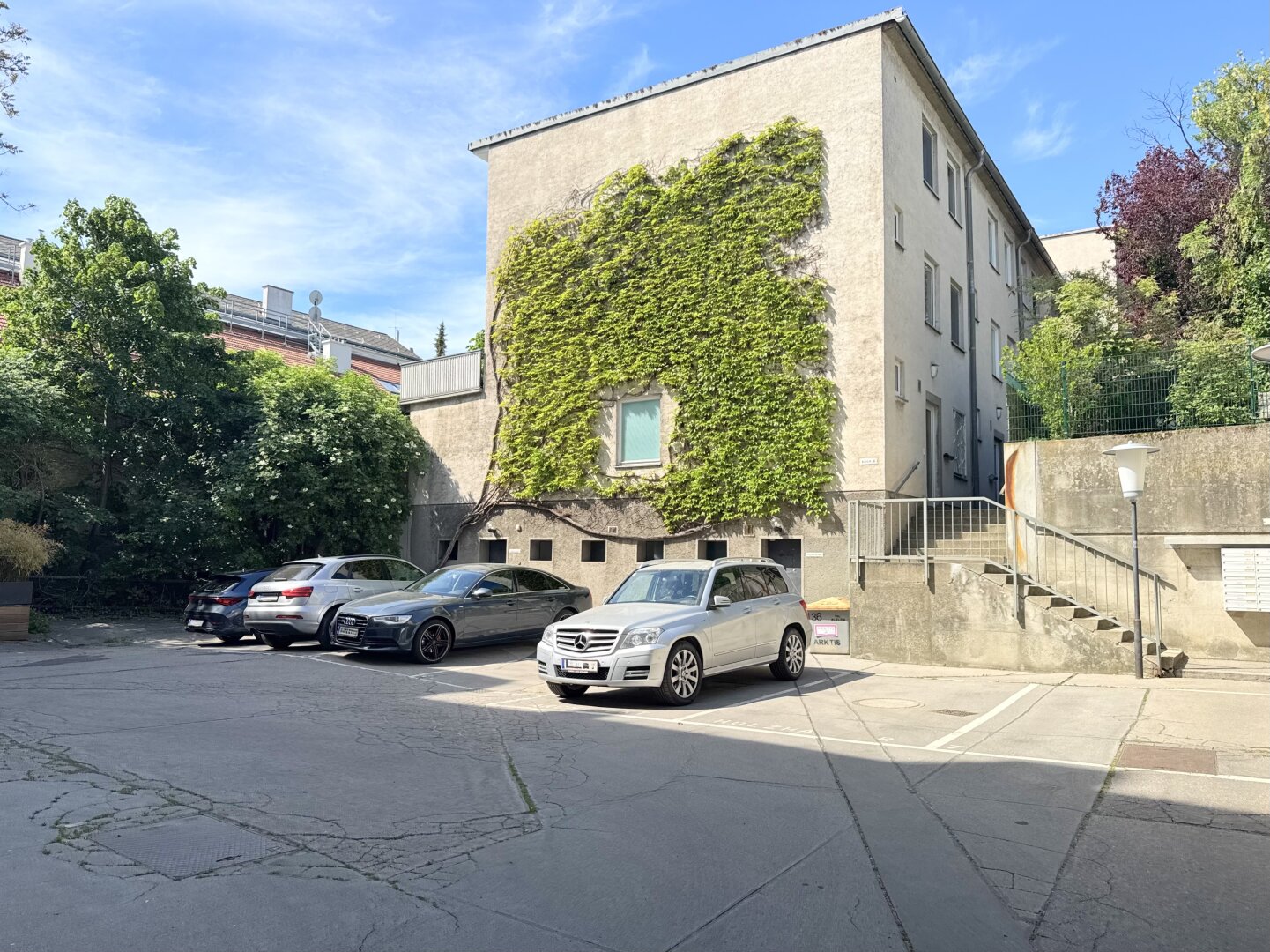GARAGENPLATZ I 4 ZIMMER I SÜDSEITIGE TERRASSE I absolute Ruhelage I moderne Ausstattung