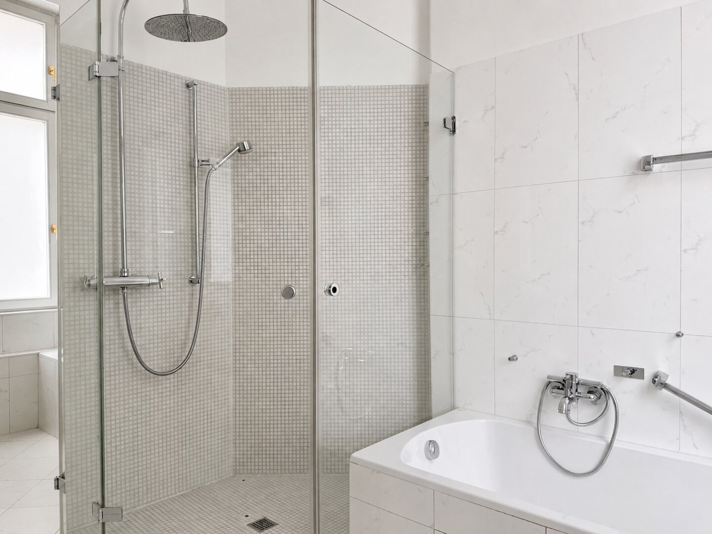 3,5-Zimmer-Wohnung in der ZIEGLERGASSE mit unglaublicher RAUMHÖHE, BALKON und KLIMAANLAGE
