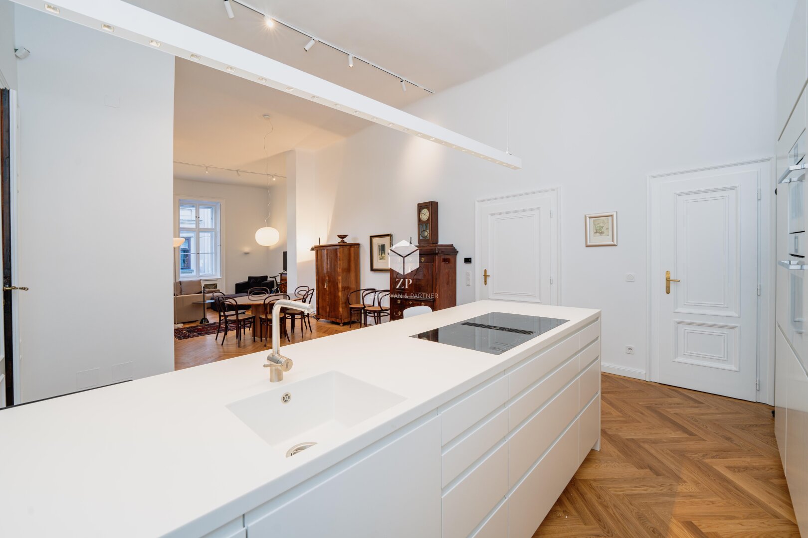 Palais Salm: Möblierte Luxus-Wohnung mit 2 Schlafzimmern!
