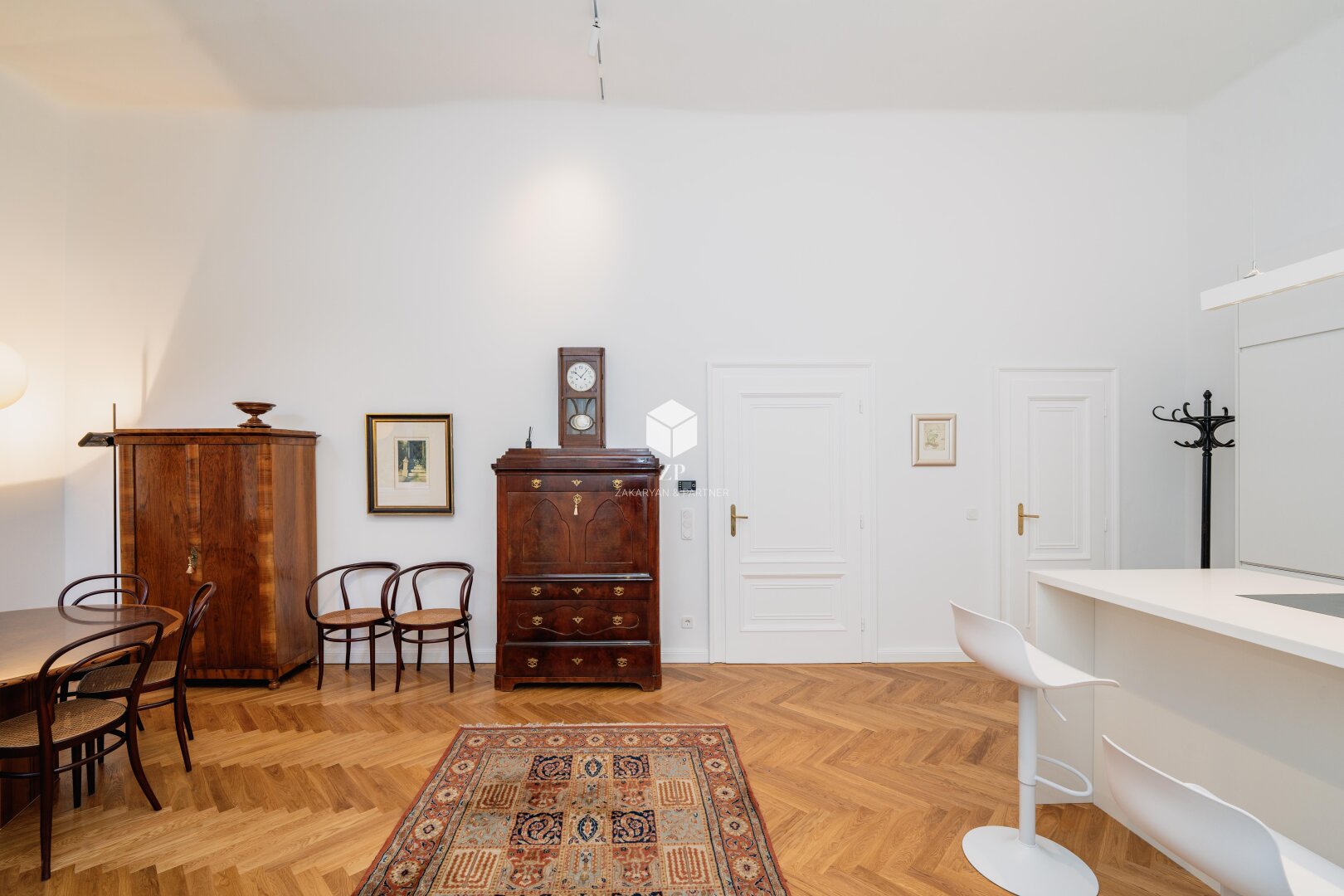 Palais Salm: Möblierte Luxus-Wohnung mit 2 Schlafzimmern!