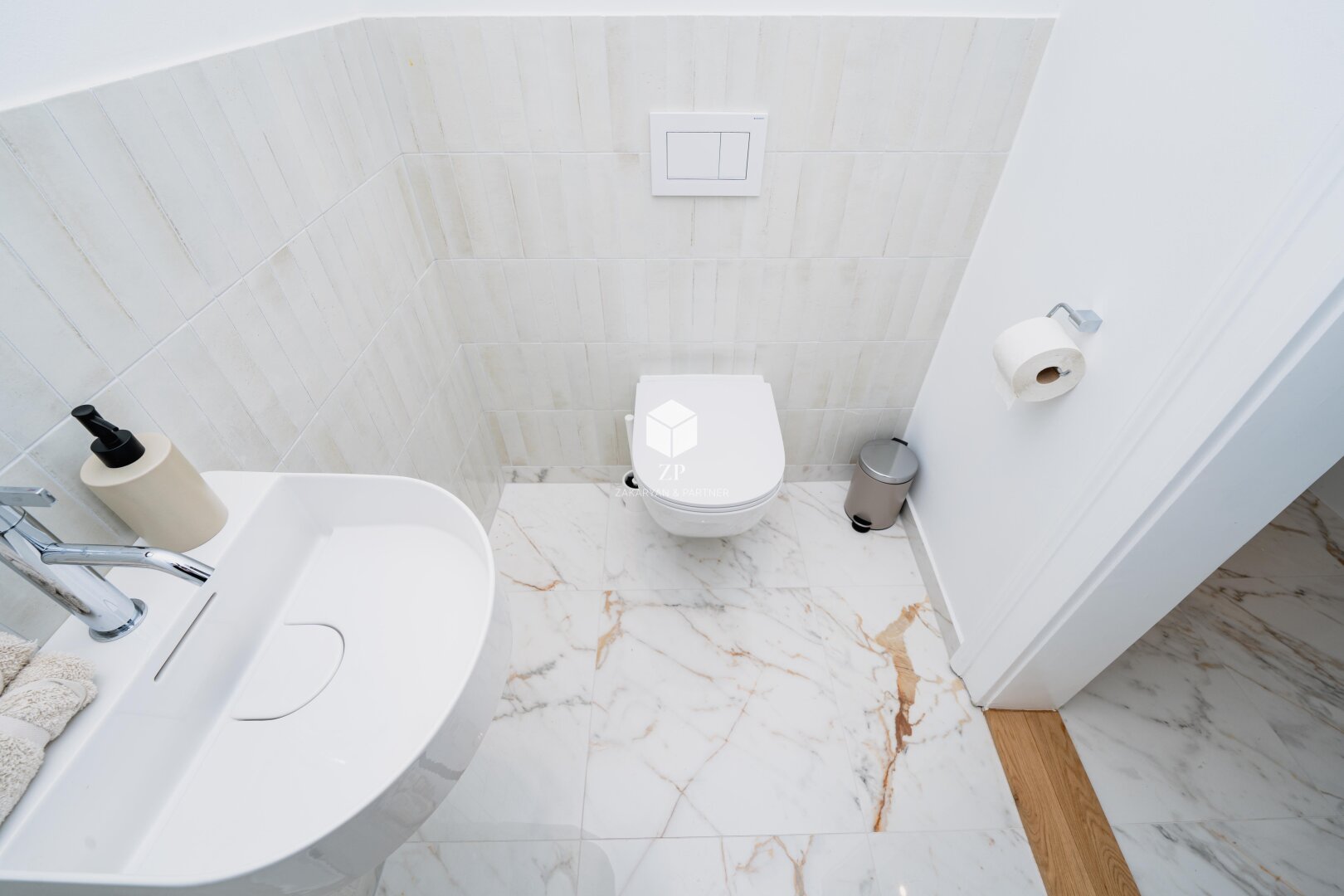 Palais Salm: Möblierte Luxus-Wohnung mit 2 Schlafzimmern!