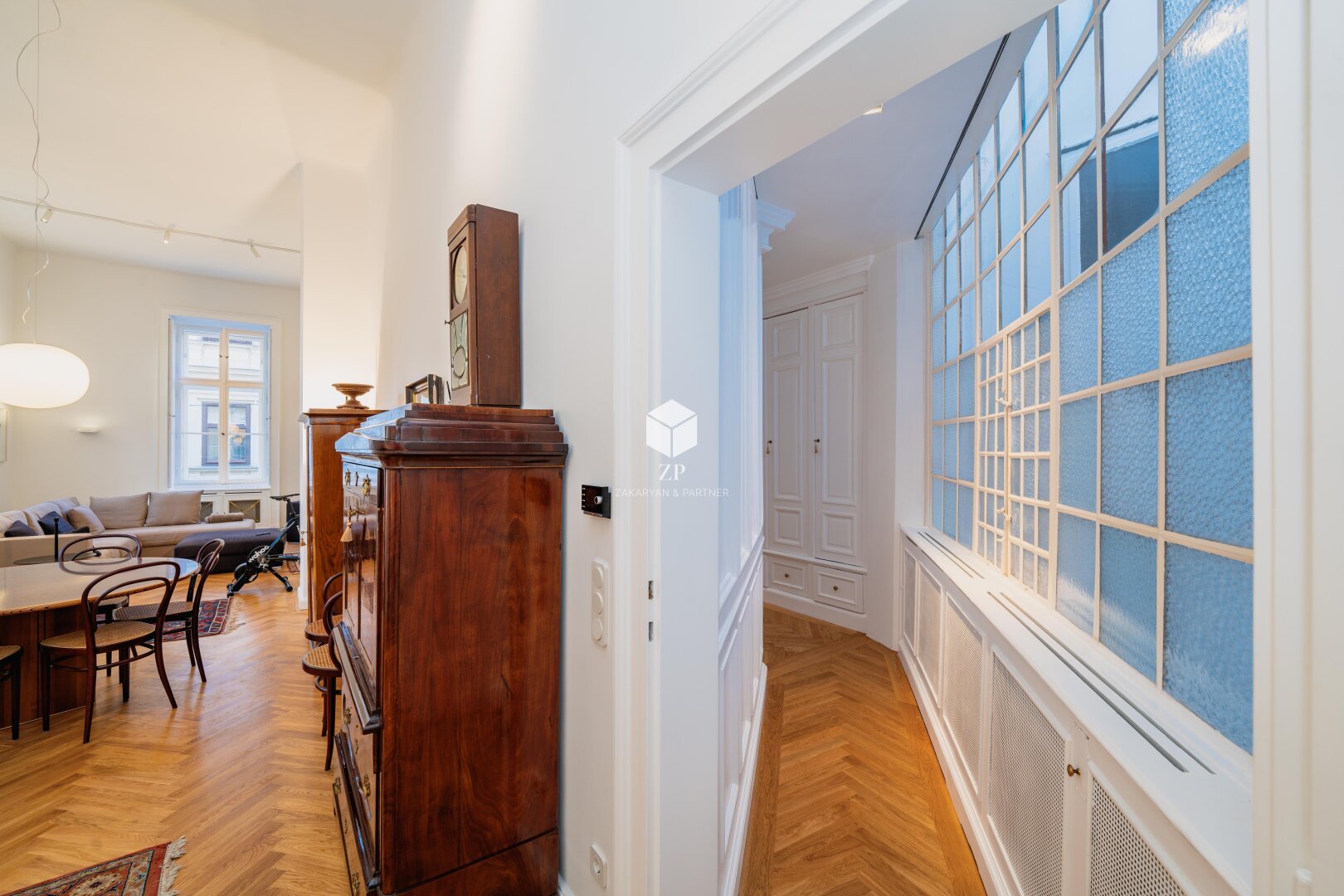 Palais Salm: Möblierte Luxus-Wohnung mit 2 Schlafzimmern!