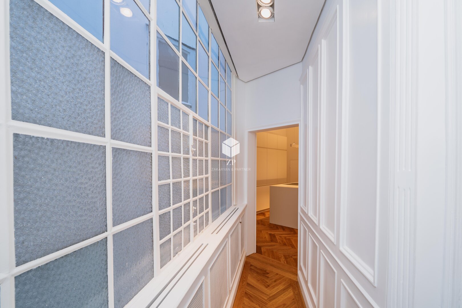 Palais Salm: Möblierte Luxus-Wohnung mit 2 Schlafzimmern!
