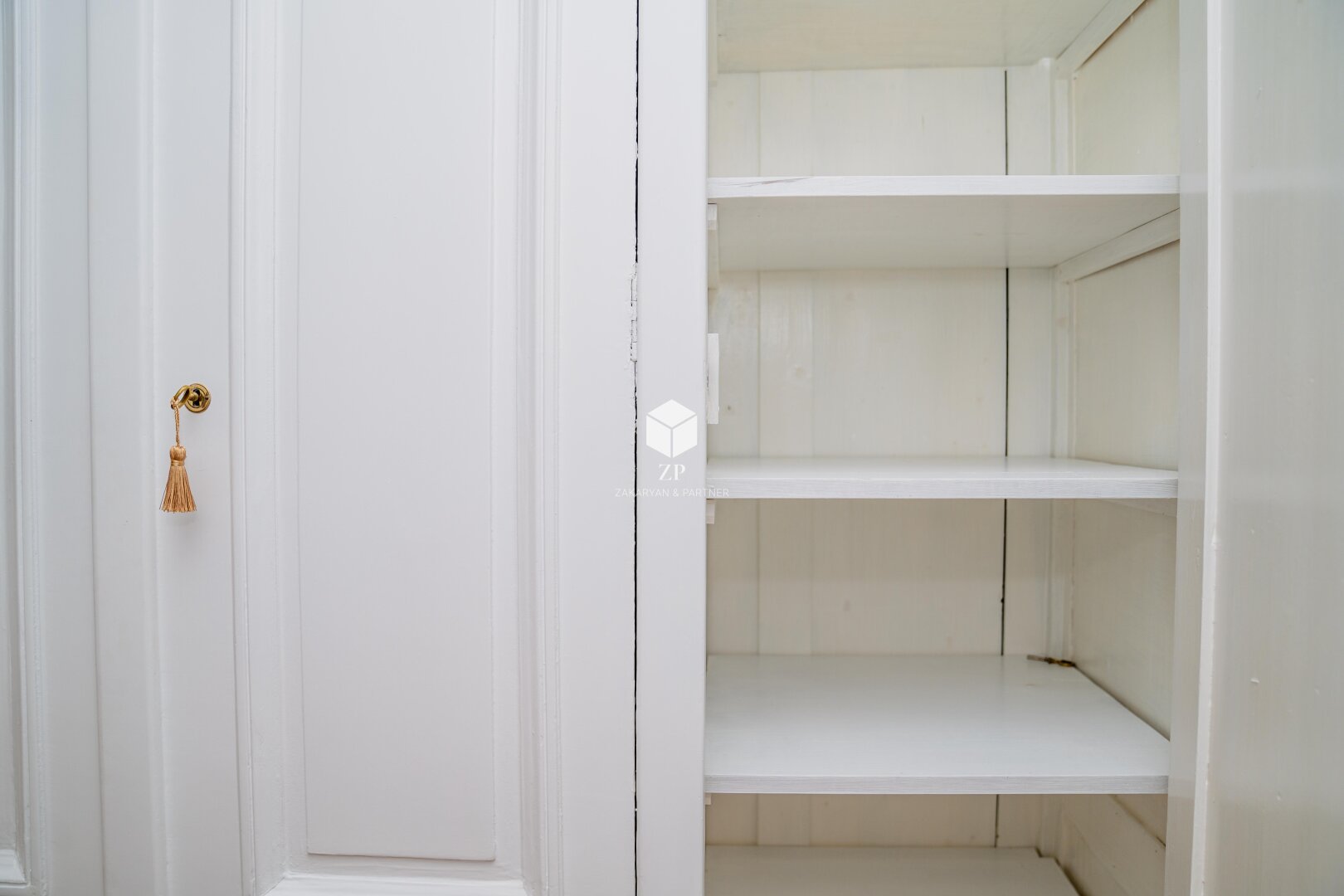 Palais Salm: Möblierte Luxus-Wohnung mit 2 Schlafzimmern!