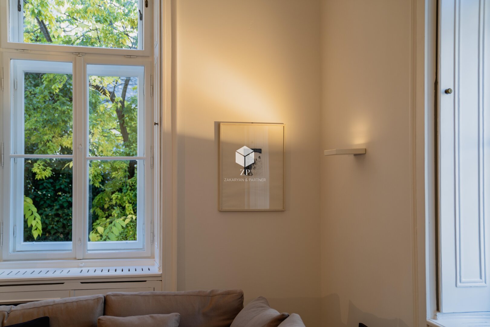 Palais Salm: Möblierte Luxus-Wohnung mit 2 Schlafzimmern!