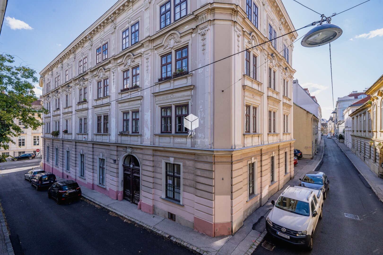 Palais Salm: Möblierte Luxus-Wohnung mit 2 Schlafzimmern!
