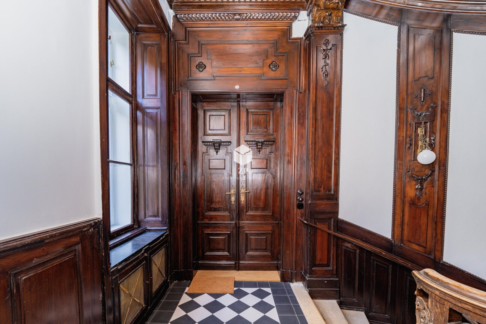 Palais Salm: Möblierte Luxus-Wohnung mit 2 Schlafzimmern!