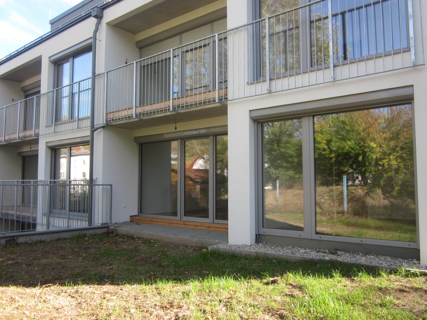Gartenwohnung mit Loggia und Parkplatz