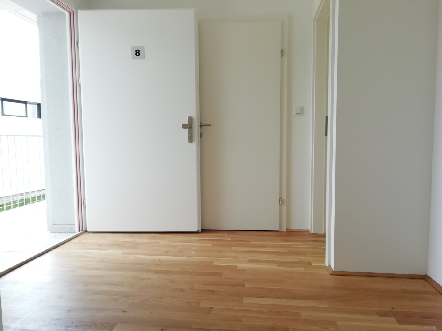 Gartenwohnung mit Loggia und Parkplatz