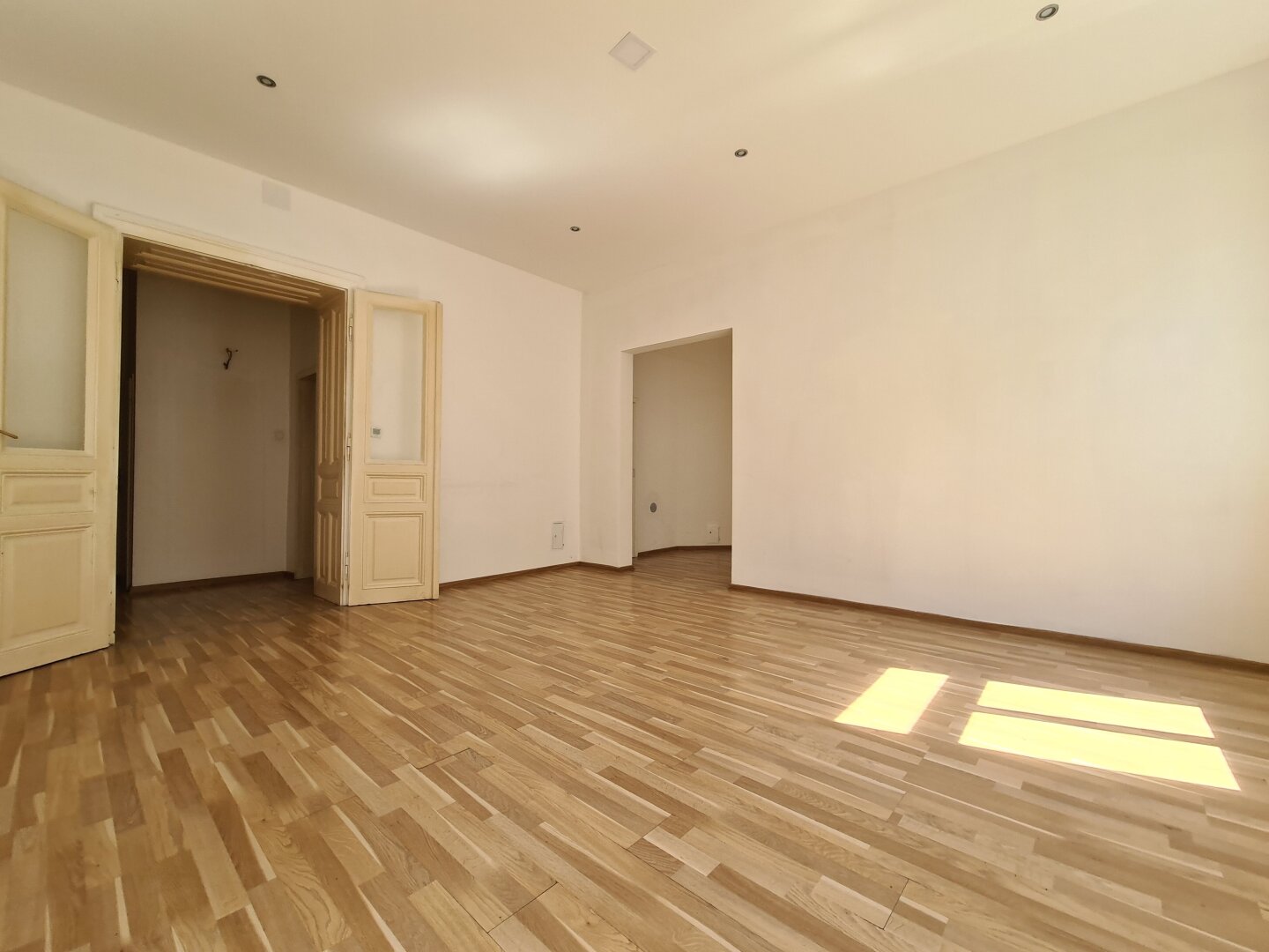 Sonnen Altbau beim Hauptbahnhof