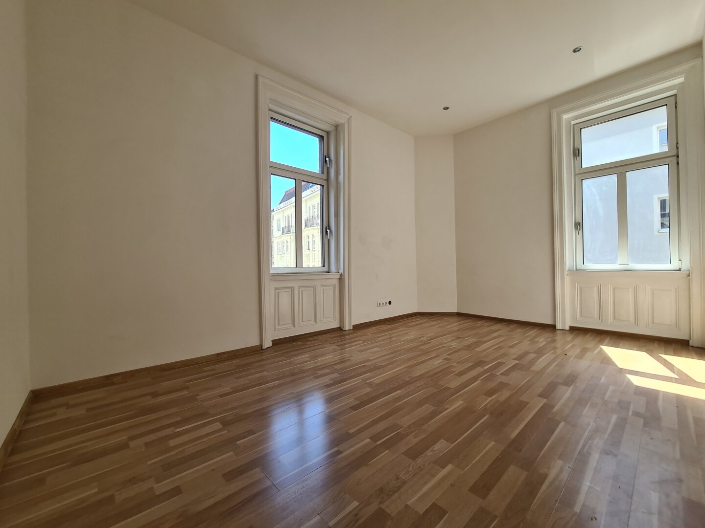 Sonnen Altbau beim Hauptbahnhof
