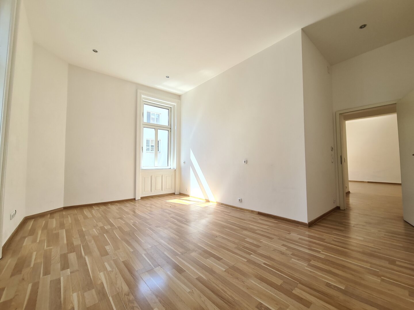 Sonnen Altbau beim Hauptbahnhof