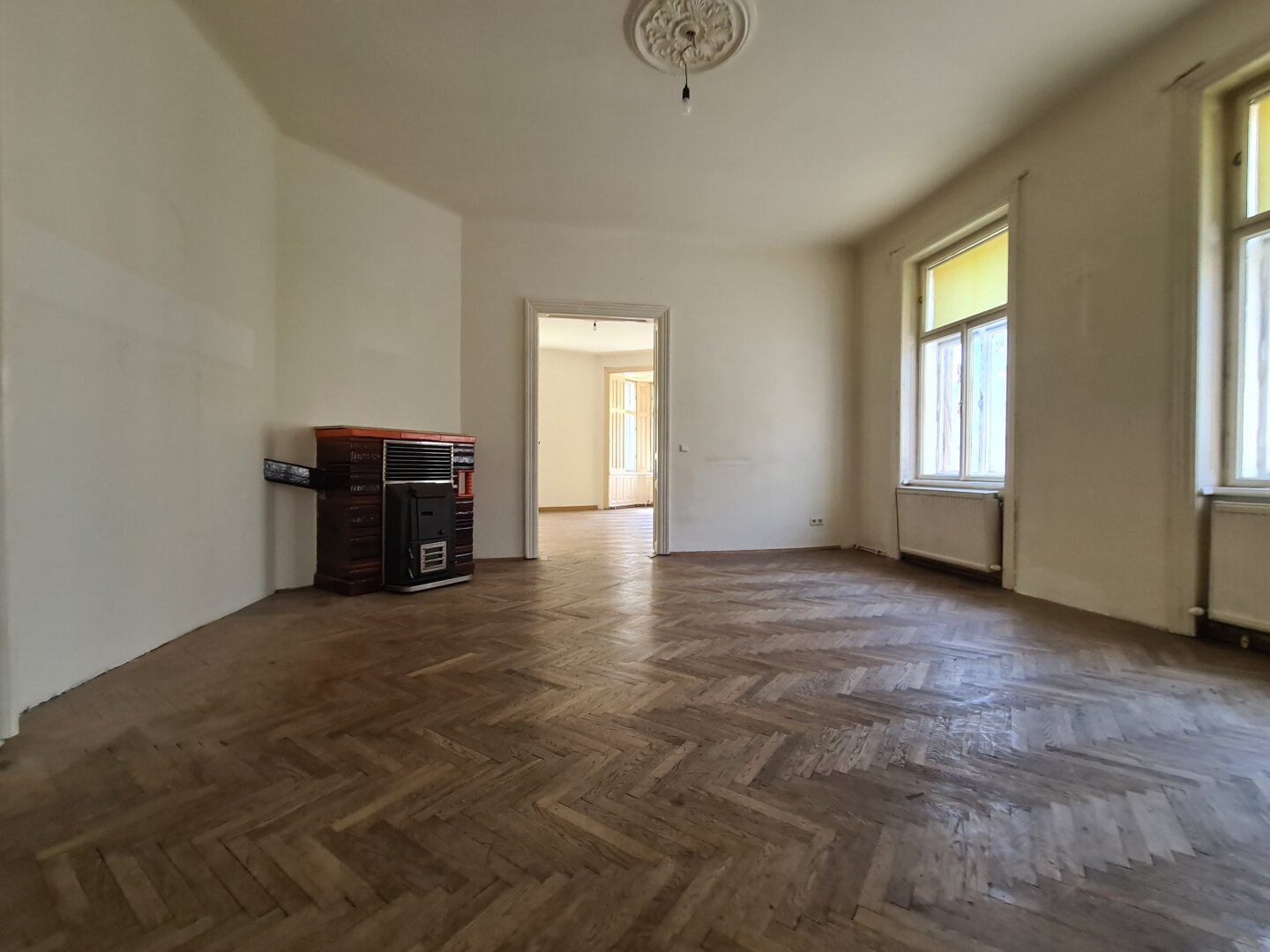 2er-WG Altbau bei U6 Gumpendorferstraße