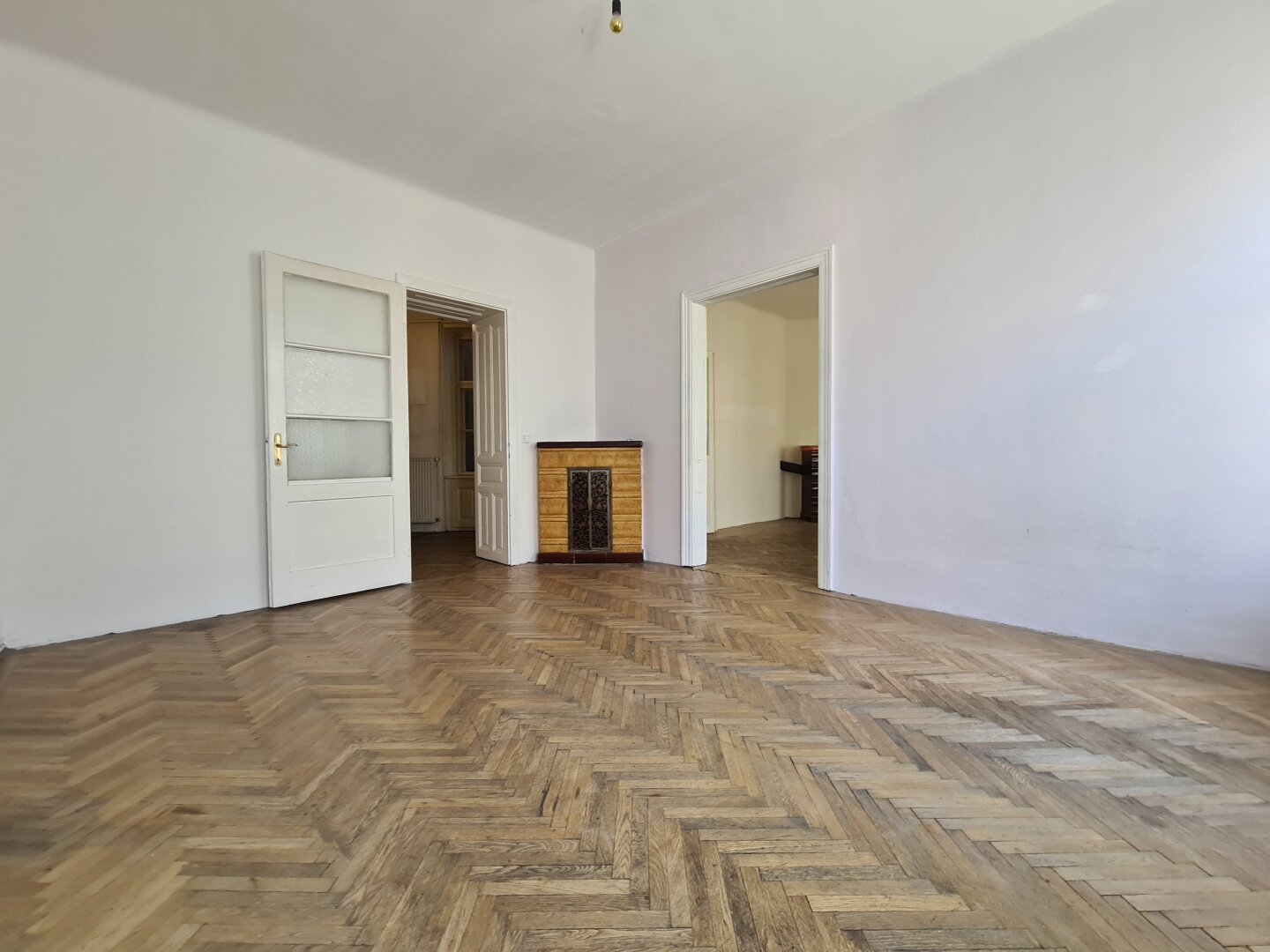 2er-WG Altbau bei U6 Gumpendorferstraße